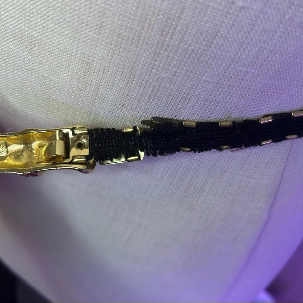Elegant Gold and Black Women's Belt vintage 27” stretch belt